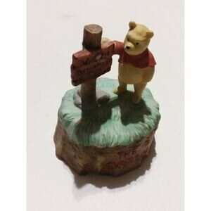 Winnie the Pooh Figurine Willitts Music Box North Pole Expedition 1988 VINTAGE